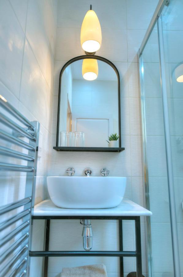 Traditional & Chic 2 Bedrooms In Imcd1-1